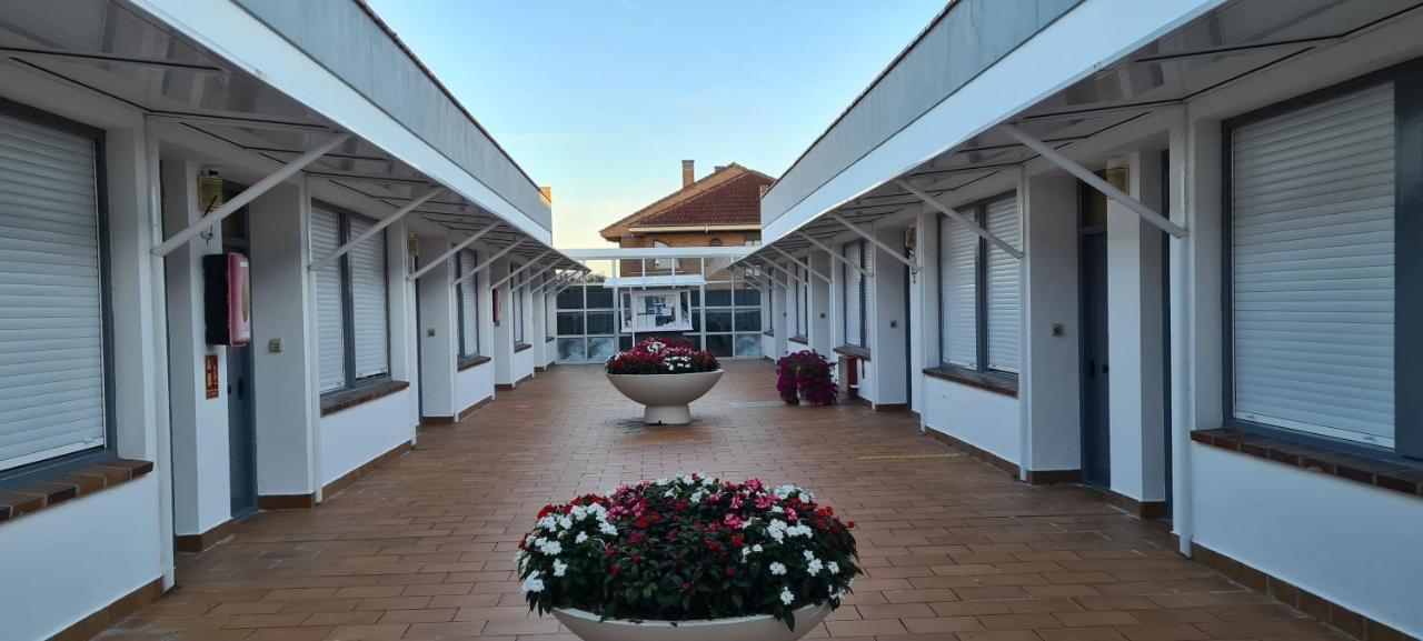 Apartamentos Elena Laredo Exteriér fotografie
